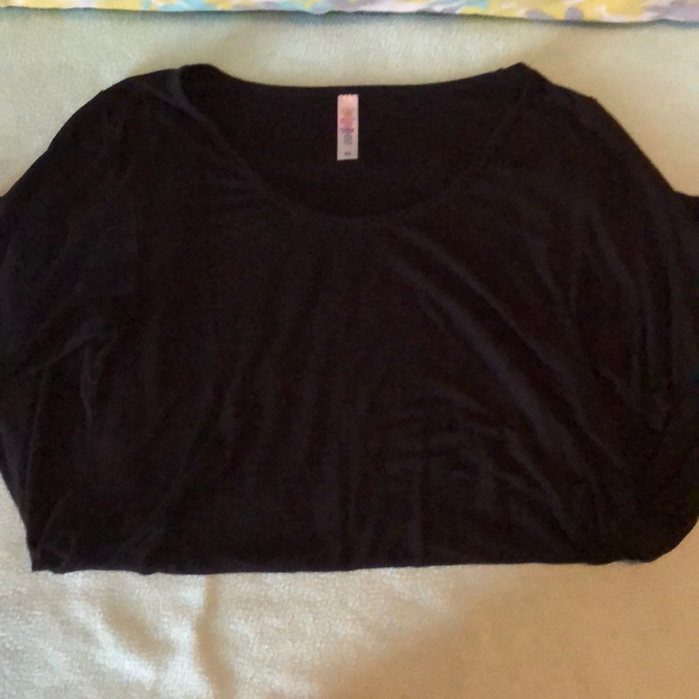 Solid black perfect tee
